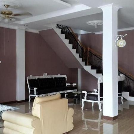Hotel Graha Soeltan Sunggal Extérieur photo