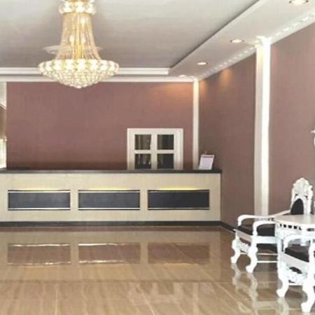 Hotel Graha Soeltan Sunggal Extérieur photo