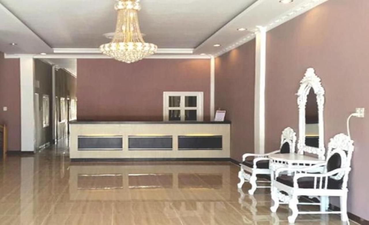 Hotel Graha Soeltan Sunggal Extérieur photo